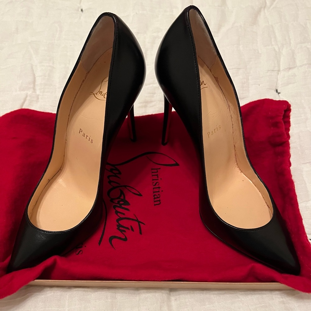 Authentic Christian Louboutin Black Pigalle Follies Pump size 38.5